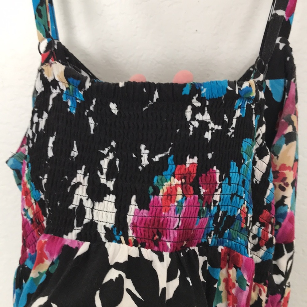CUTE TORRID TOP WITH ADJUSTABLE STRAPS FLORAL PATTERN SIZE 1X GREAT CONDITION! - Picture 6 of 9
